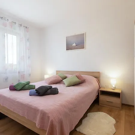 Apartment Little Gallery **** Rovinj Exterior photo