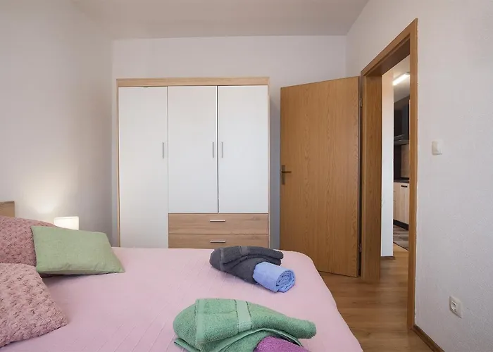Apartment Little Gallery ****